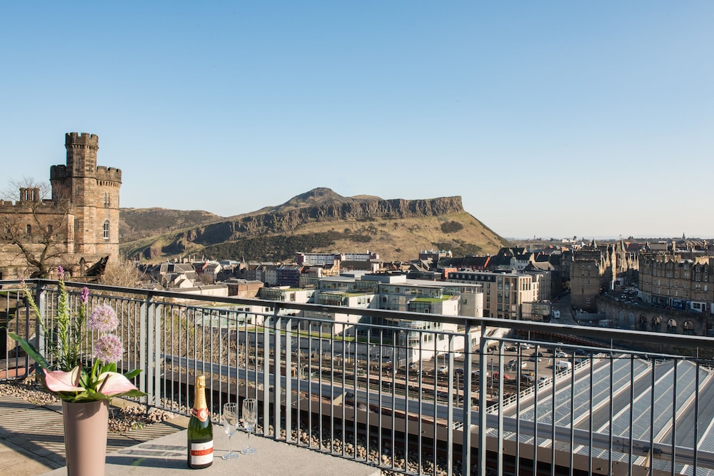 Princes Street Suites Hotel 7/56