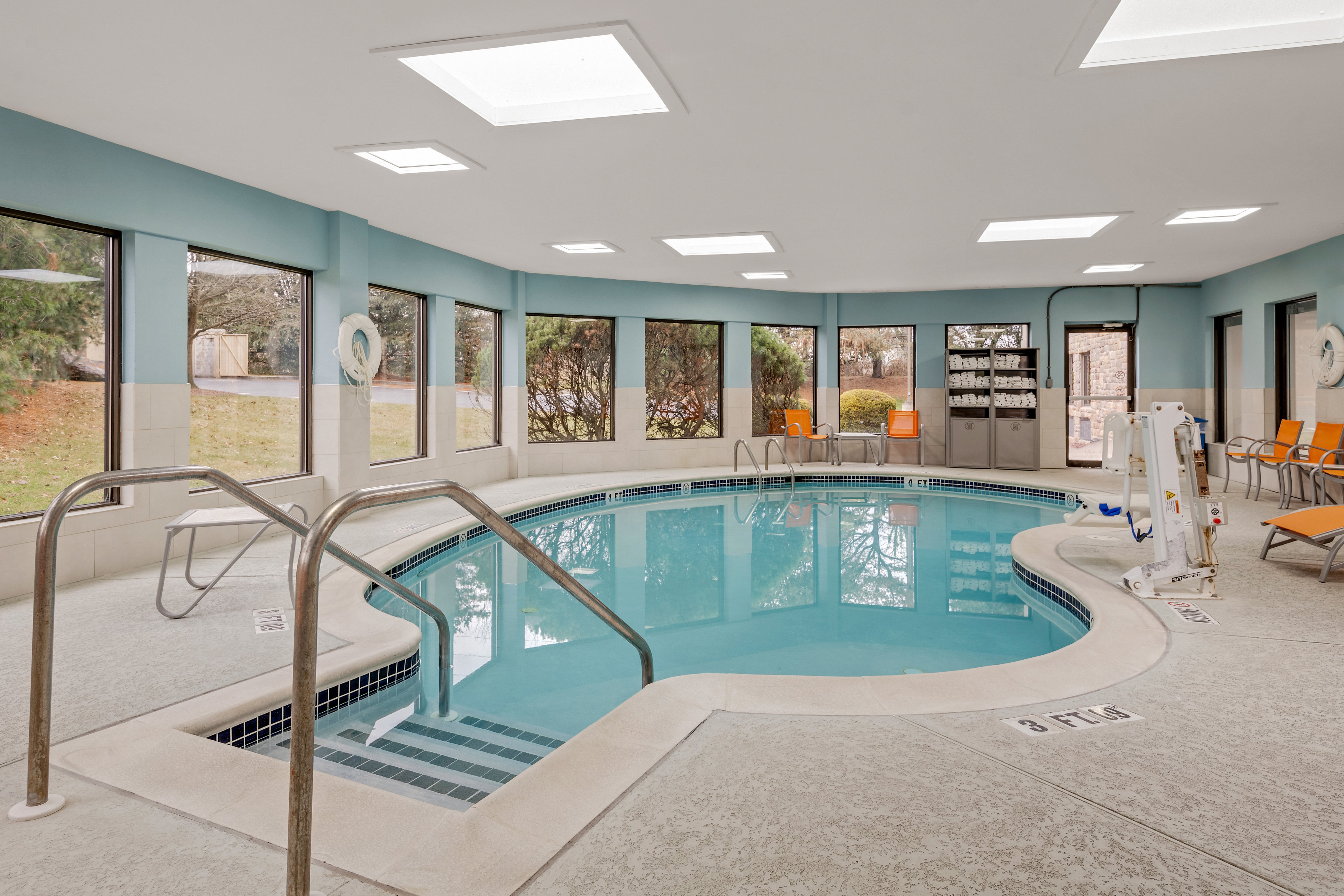 Holiday Inn Express Hershey Harrisburg Area 34/76