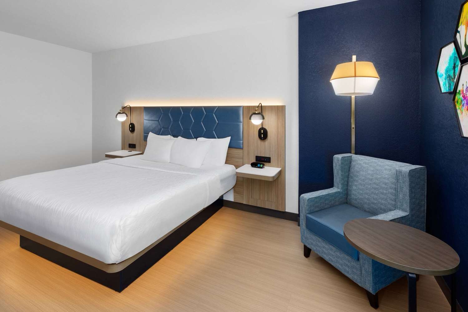 La Quinta Inn & Suites by Wyndham San Antonio Northwest 19/62