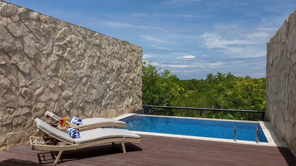 Myze Hotel Waingapu 13/35