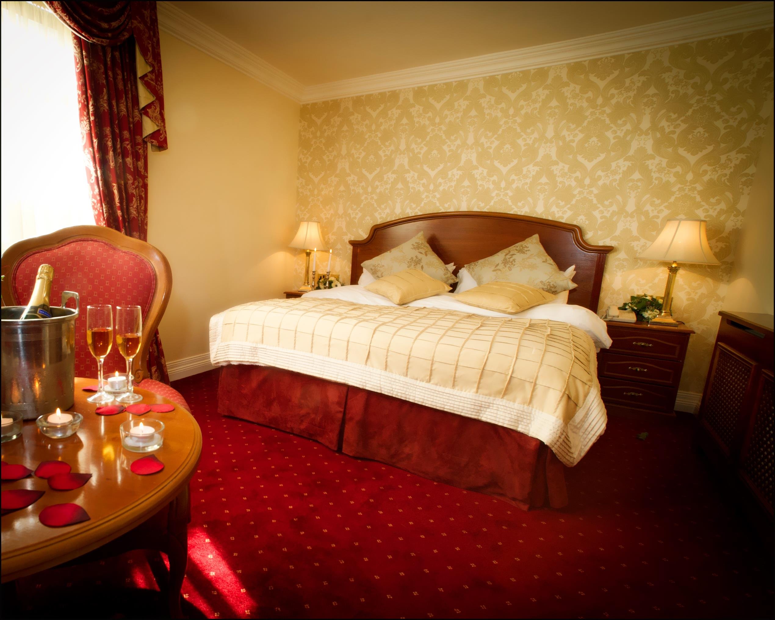 ARDBOYNE HOTEL 12/38