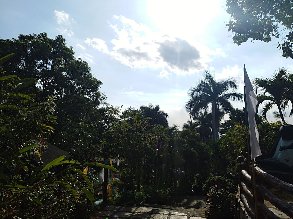 Loreland Farm Resort 60/66