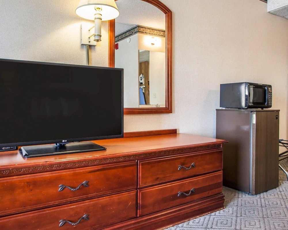 Rodeway Inn Suites 8/30