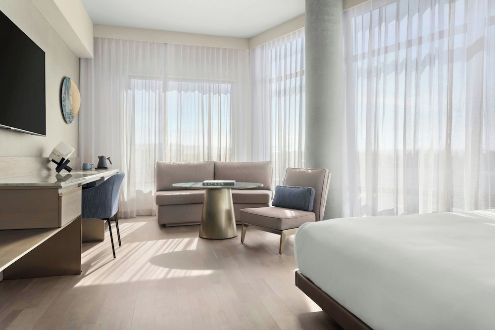 TETRA Hotel, Autograph Collection 9/50