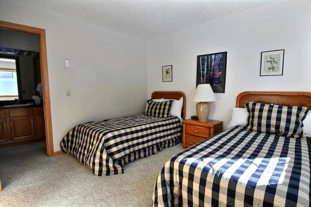 VACATION RENTALS BY BIG SKY RESORT 16/34