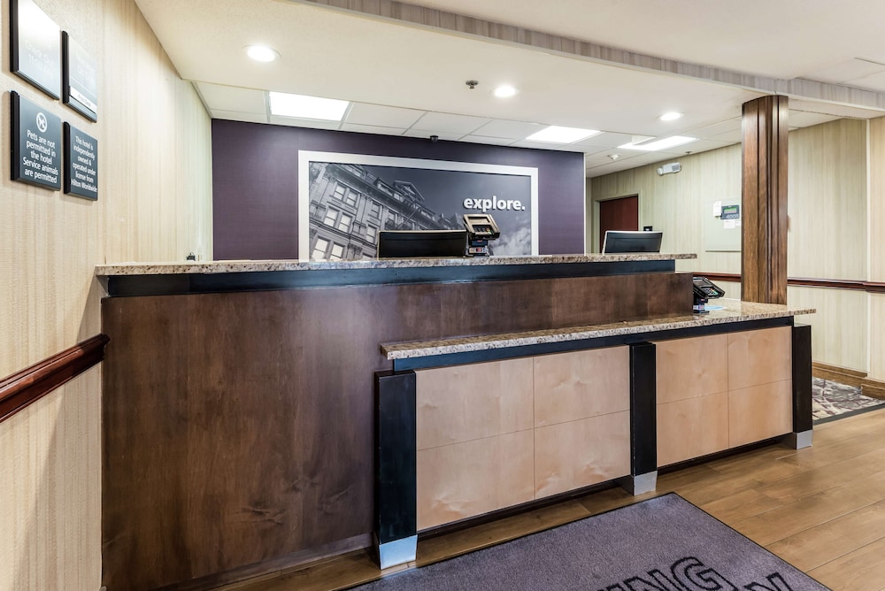 Lobby at Hampton Inn by Hilton Columbus I-70E/Hamilton Rd., COLUMBUS - OH