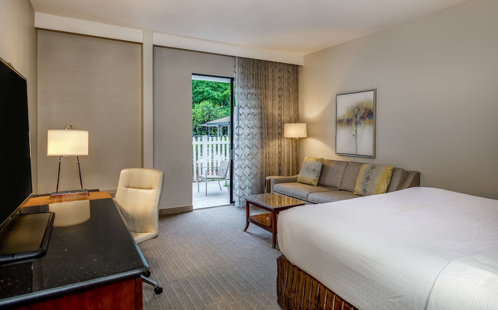 Sonesta Charlotte Lower South End 15/62