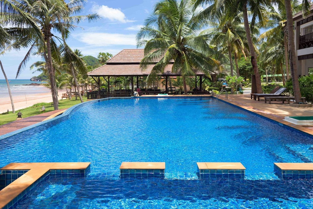 Bansaithong Beach Resort 30/52