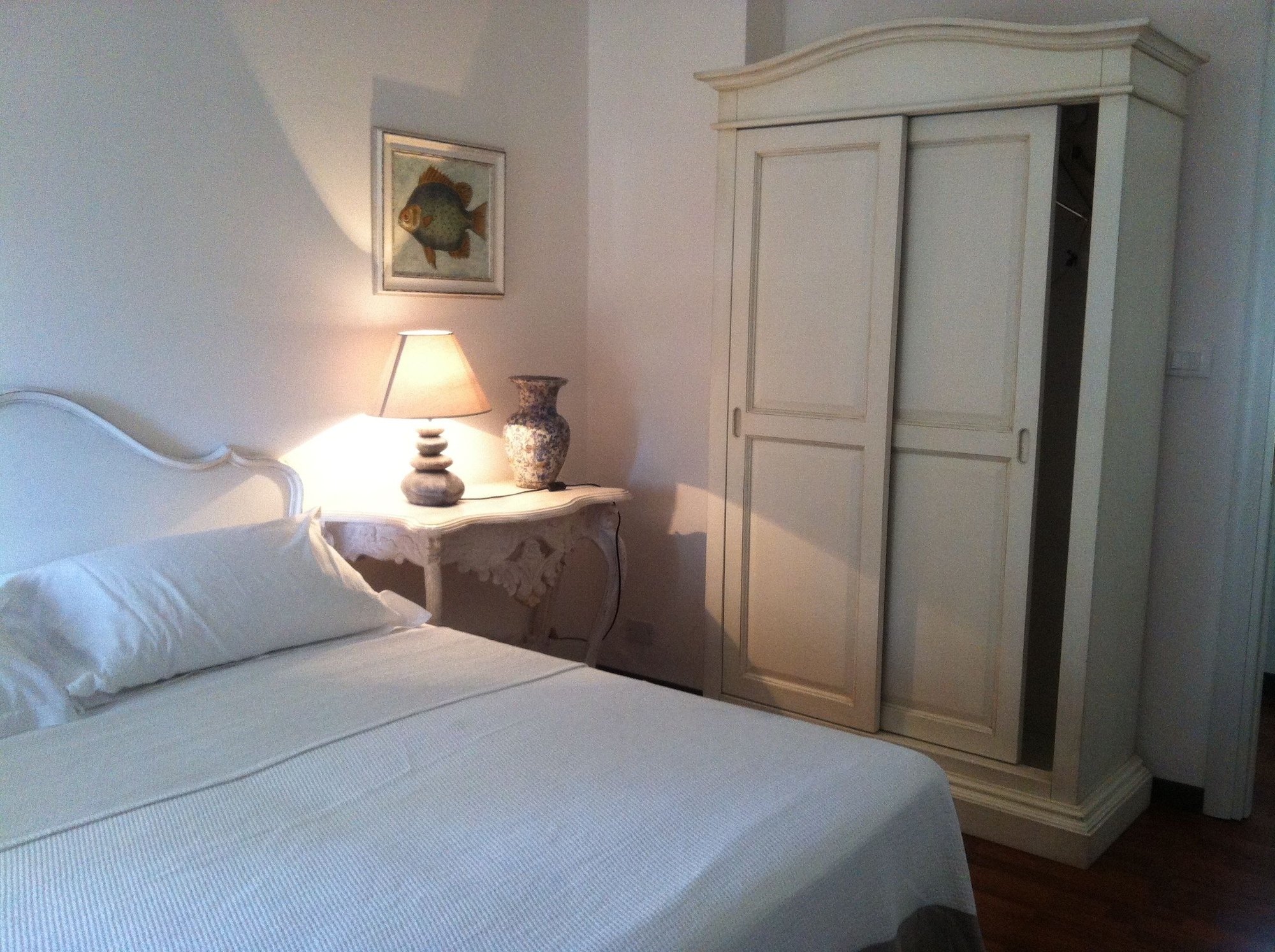 ECONOMY, DOUBLE BED, SHARED BATHROOM