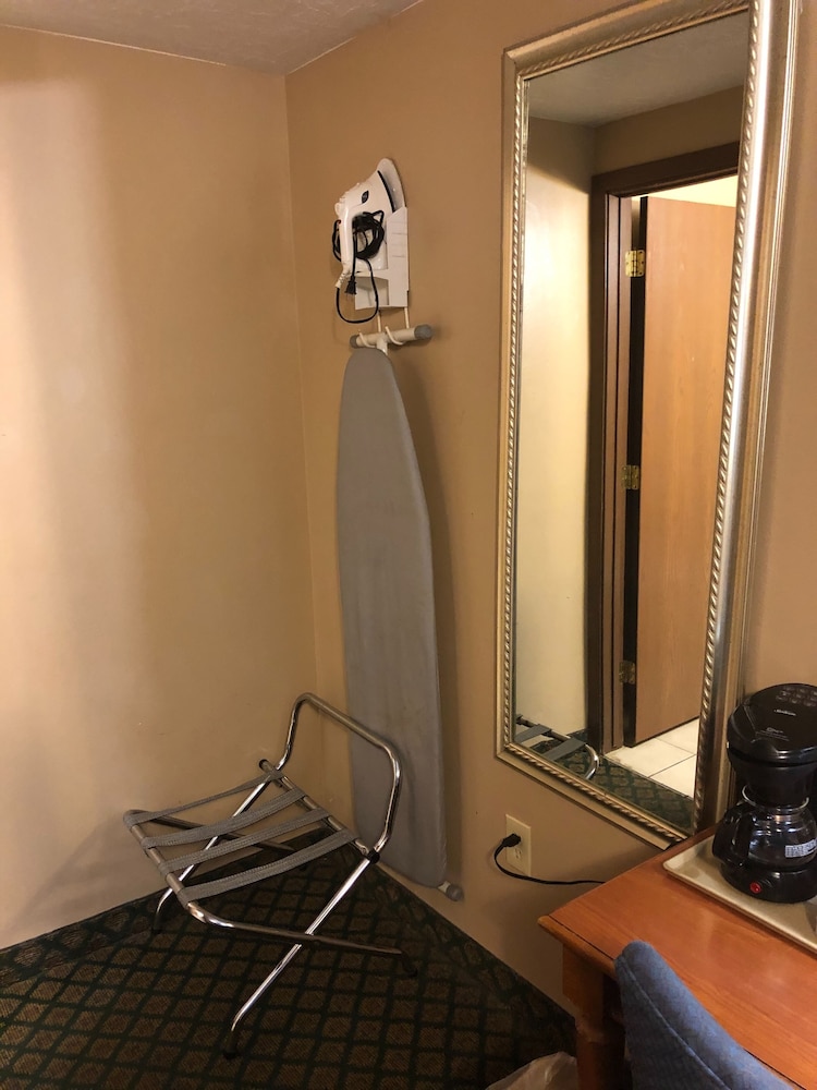 Rodeway Inn And Suites Riverton 15/23