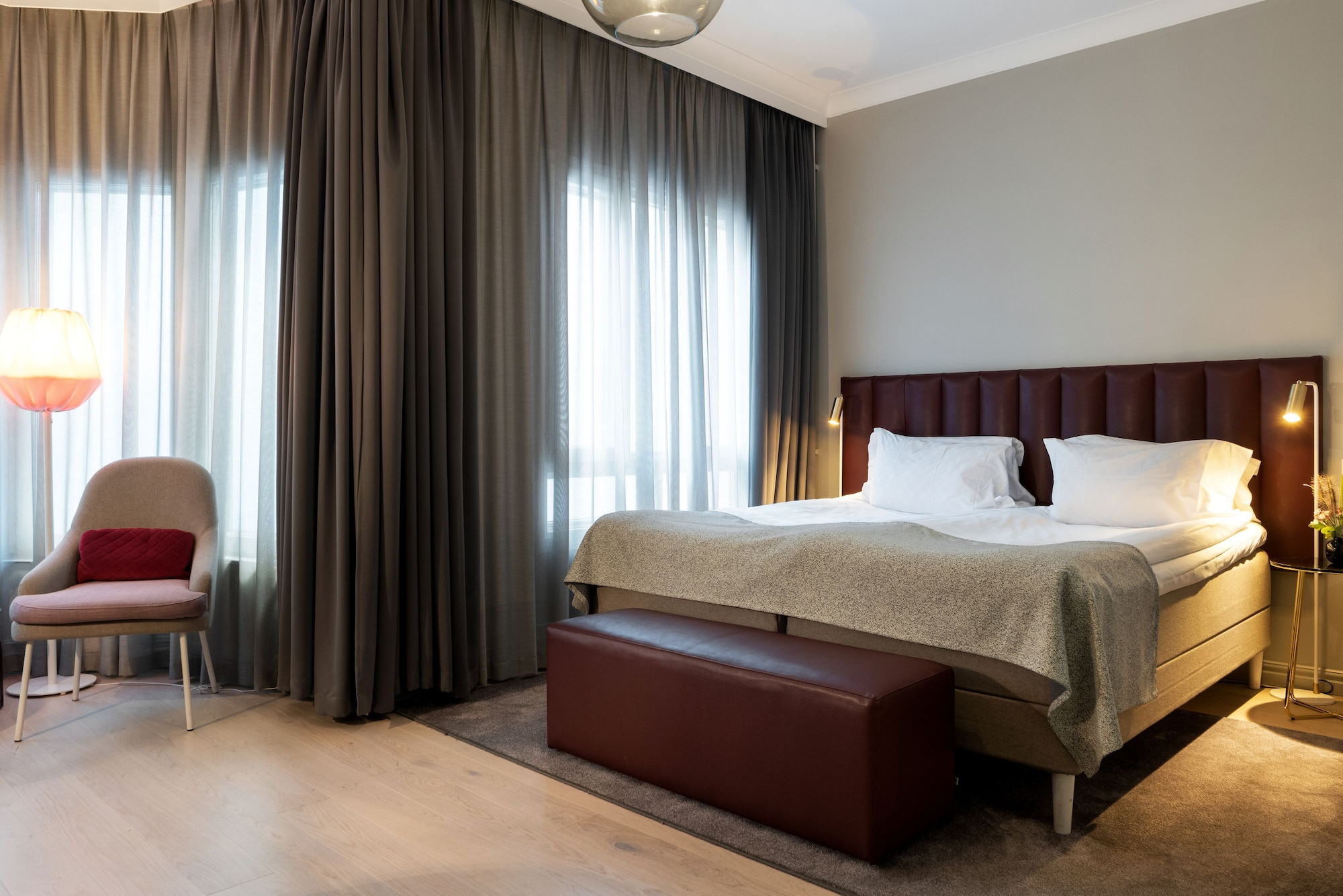 DELUXE, DOUBLE BED