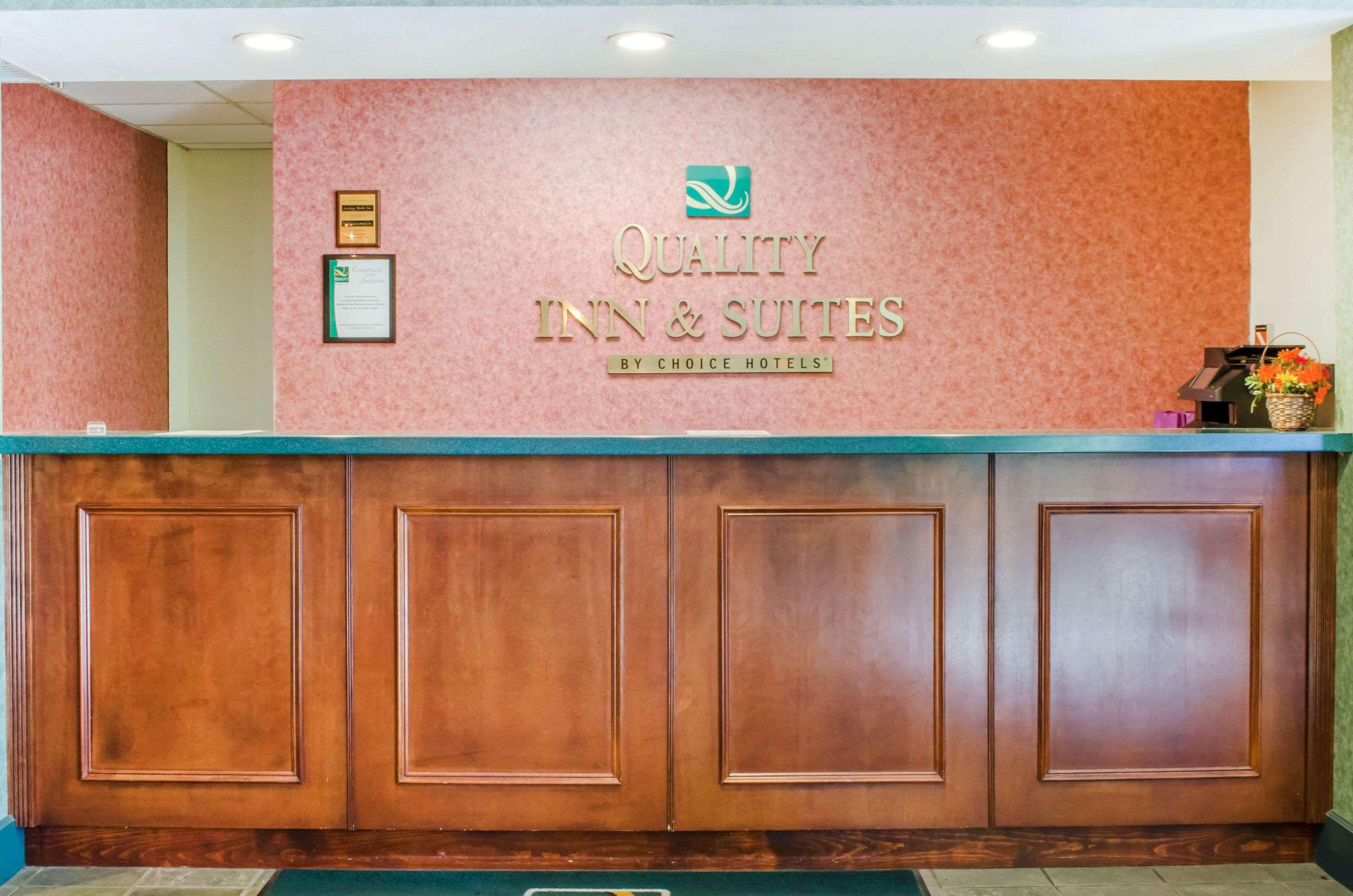 Quality Inn & Suites Burnham, PA 1/36