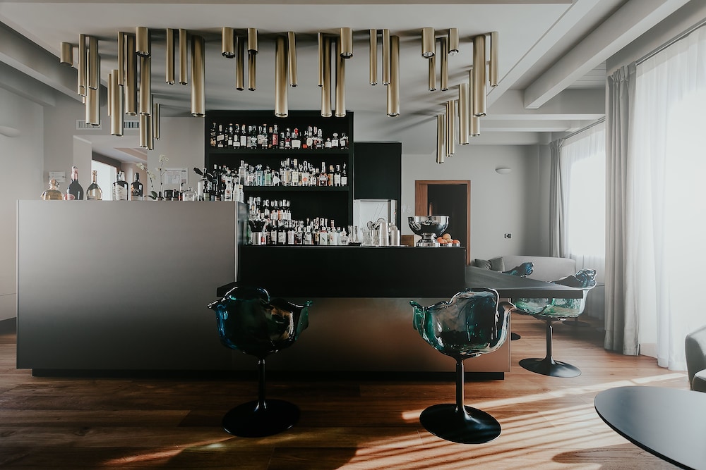 Baca Suites Restaurant & Bar 53/56