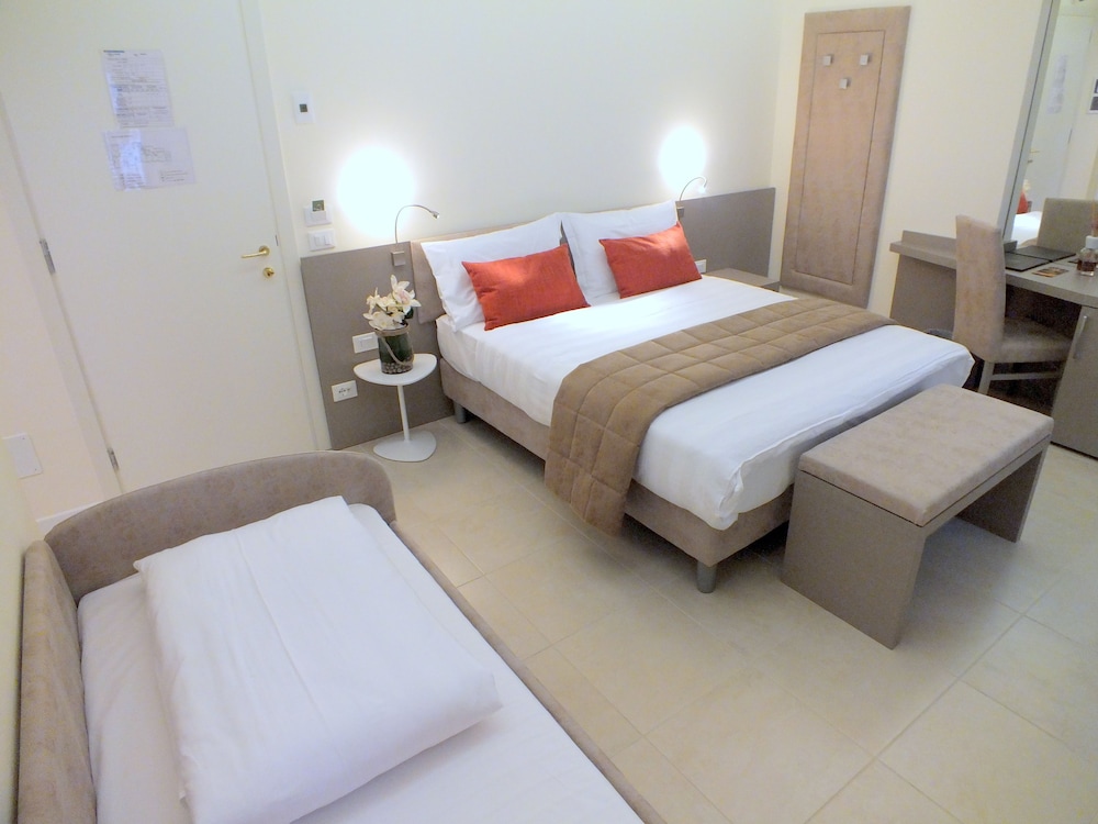 Leone Hotel 19/42