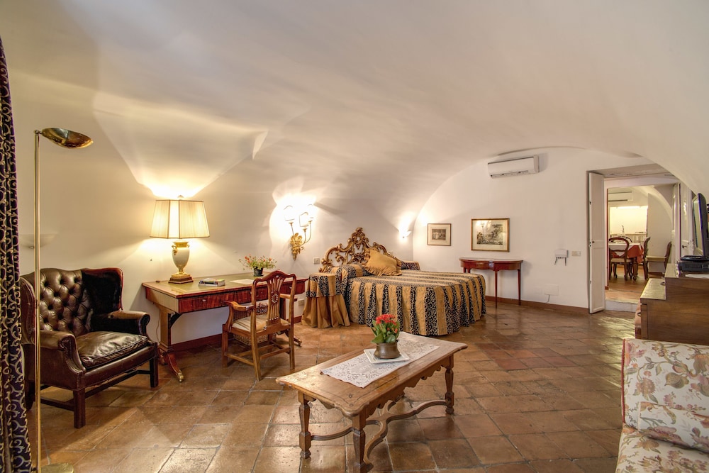 Navona Gallery Suites 26/50