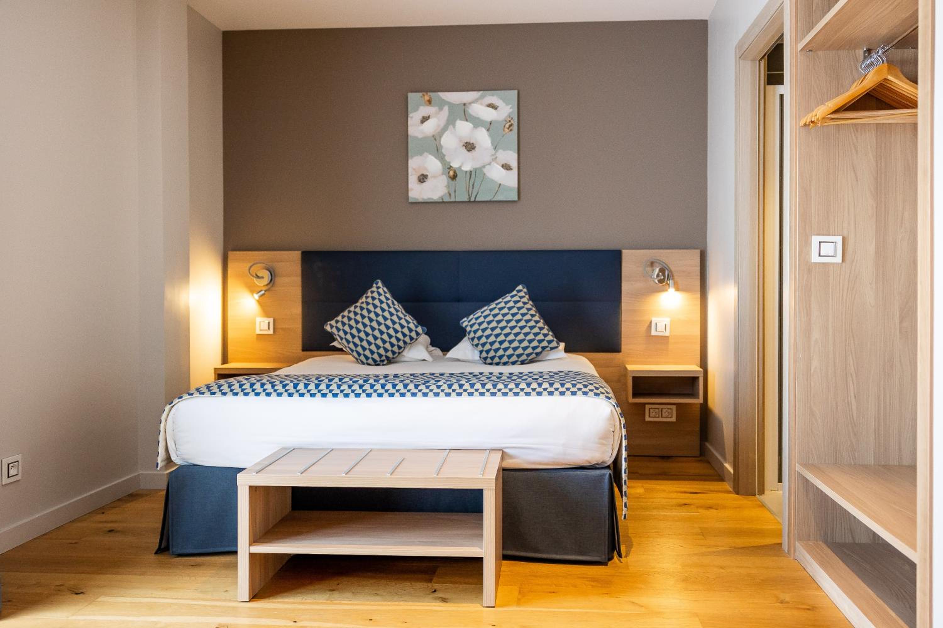 Courtyard, Superior, Double Bed
