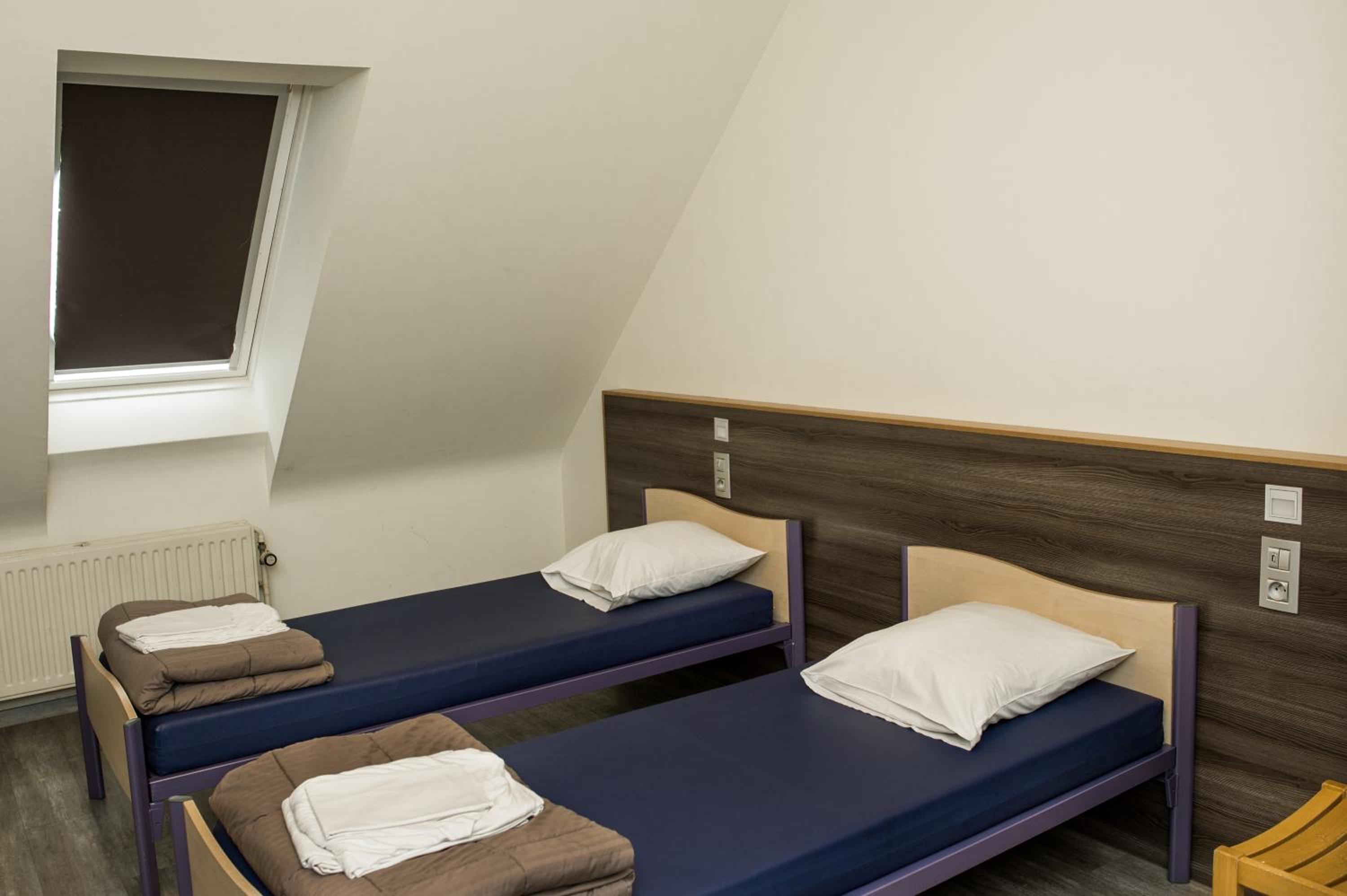 غرفة بسريرين منفصلين، Generation Europe Youth Hostel 2/9