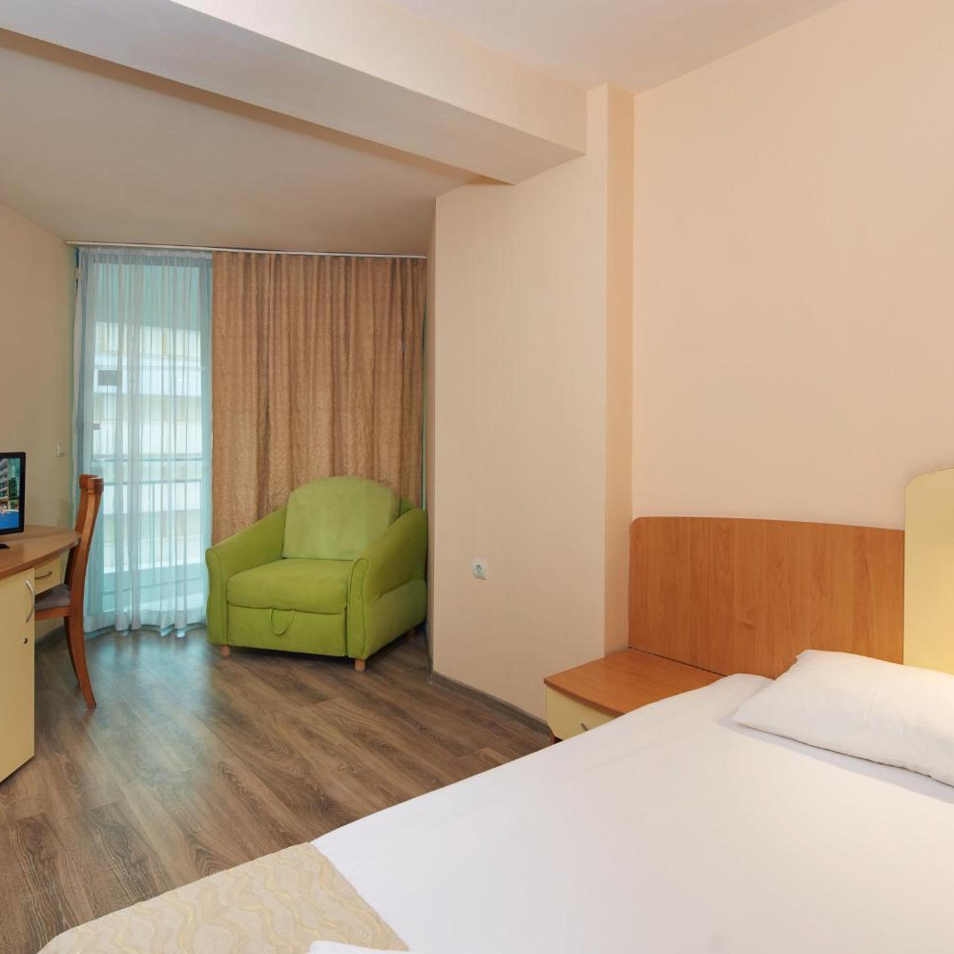 غرفة بسرير كينج بشرفة، Diamond Hotel 5/10