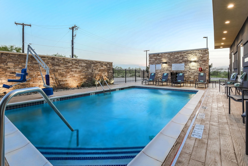 Fairfield Inn Suites Snyder 2/35