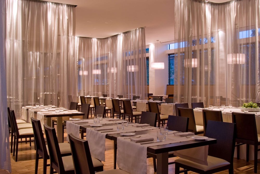 DOUBLETREE BY HILTON MILAN 48/83