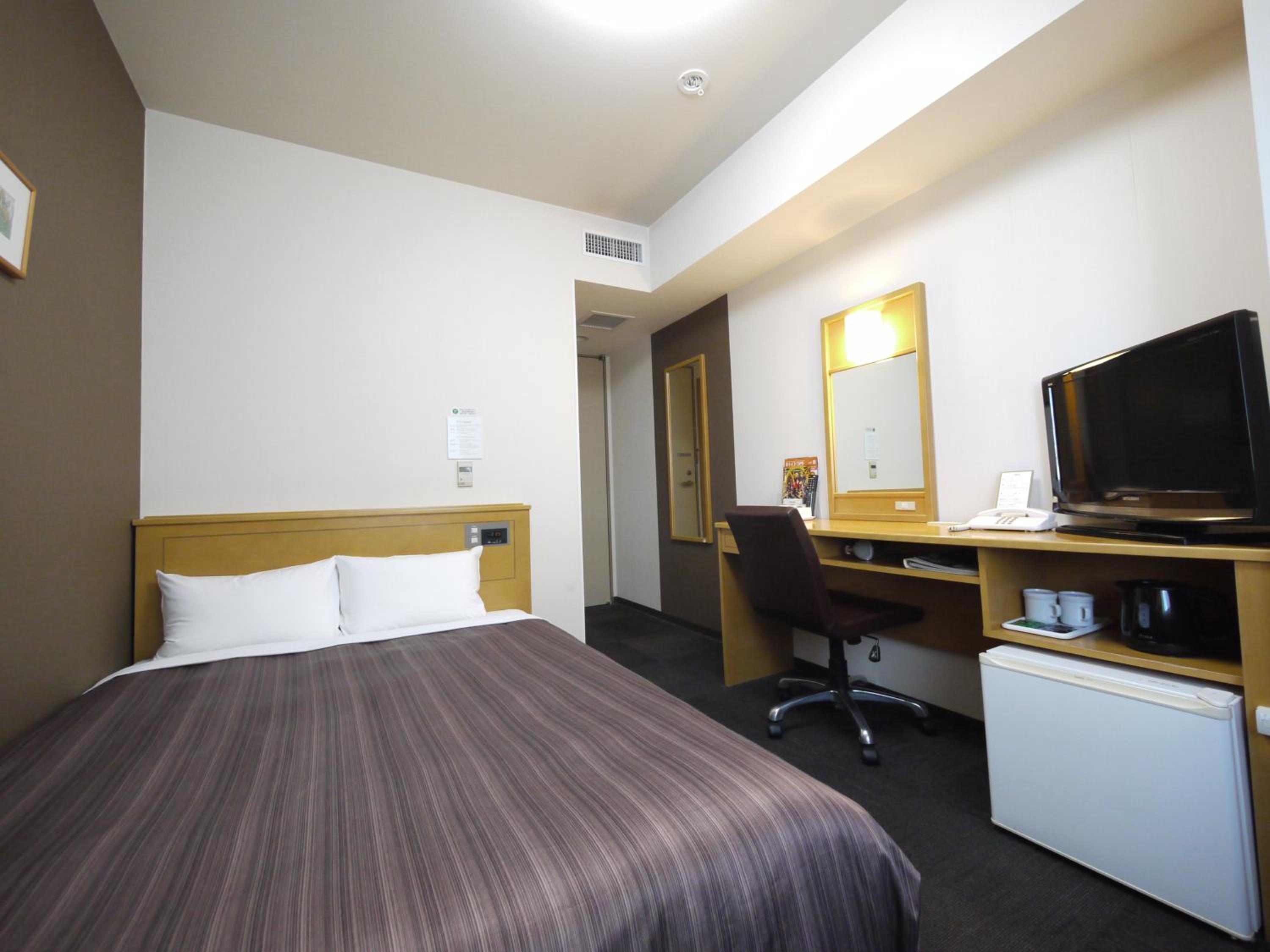 Semi Room, Semi Double Bed