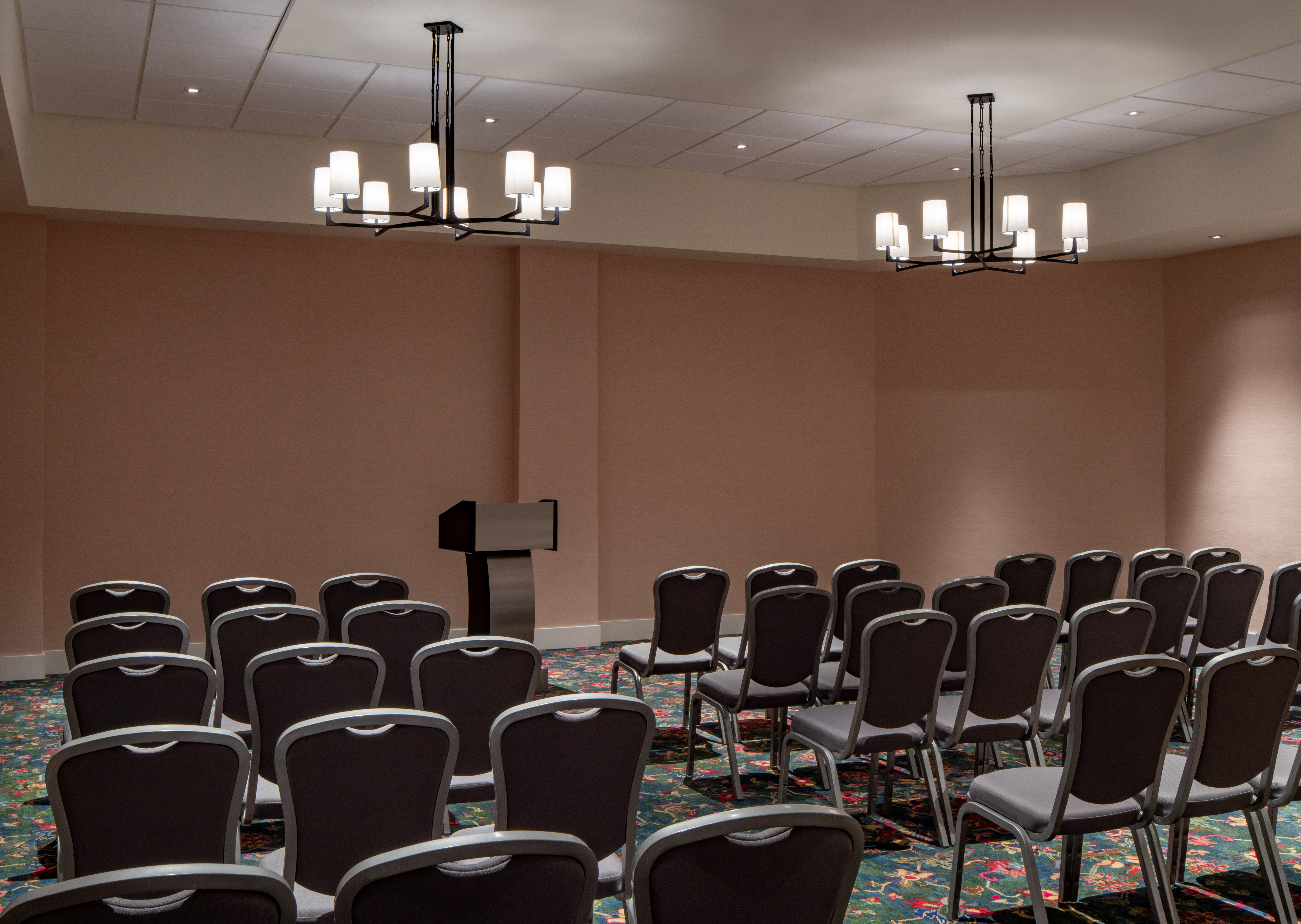 Graduate by Hilton Fayetteville, AR 36/46