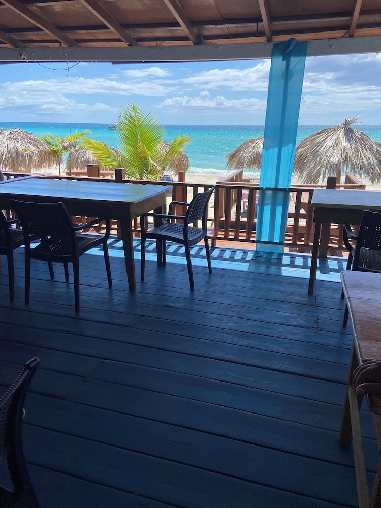 Fun Holiday Beach Resort 55/73