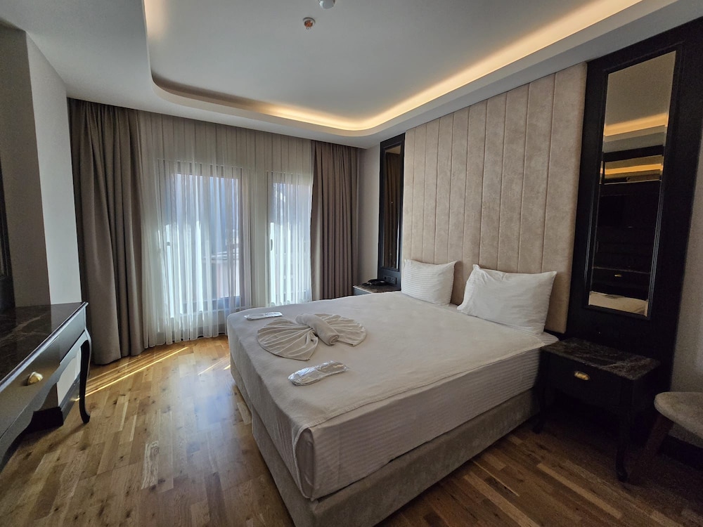 Deluxe, Double Bed