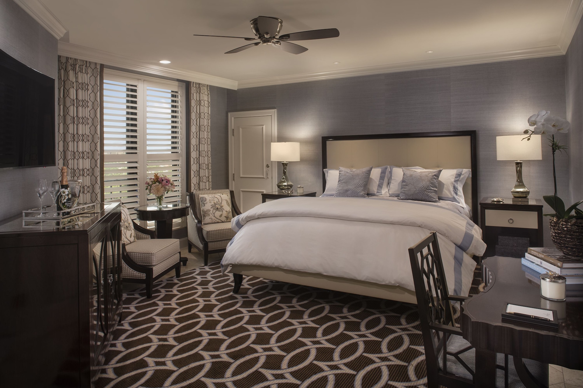 Club, King Bed, Resort View