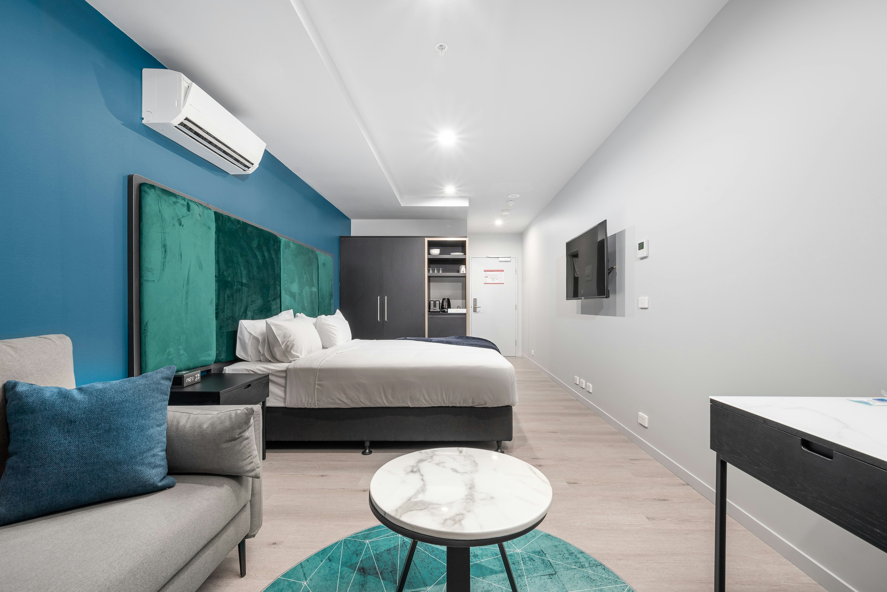 Oros Hotel and Apartments 7/30