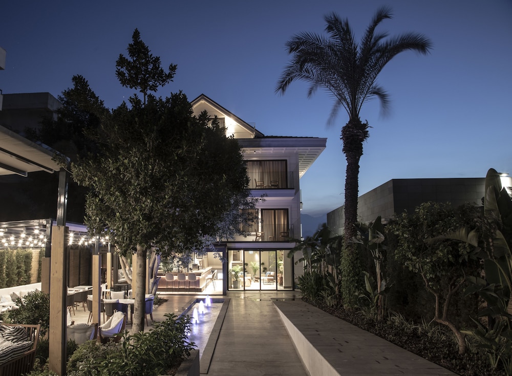 Perge Hotels - Adult Only 18 Plus 43/50