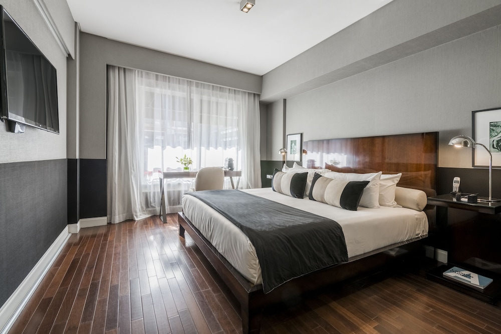DELUXE, SUITE
