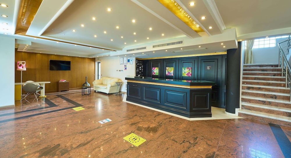 Mediterranean Resort Hotel 10/60