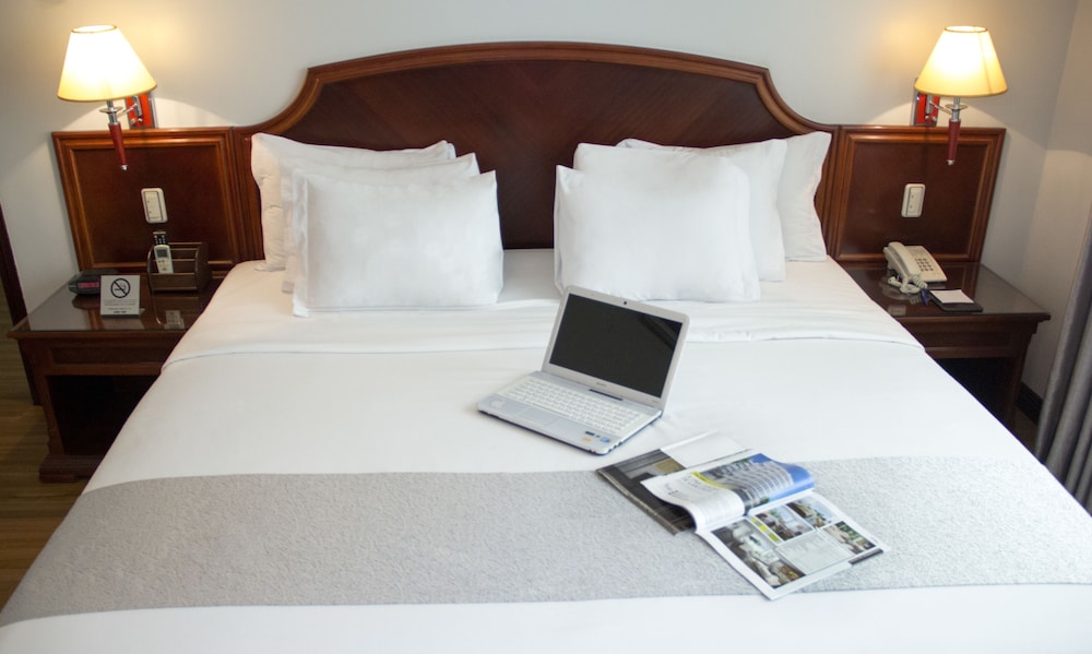 Kingdom Hotel Lima 25/50