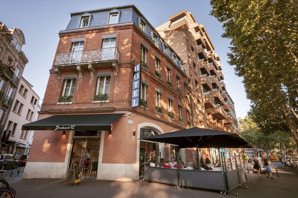 HOTEL LE COUSTURE 3/24