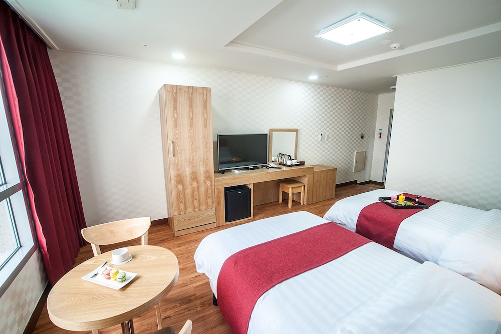 Breeze Bay Hotel 16/32