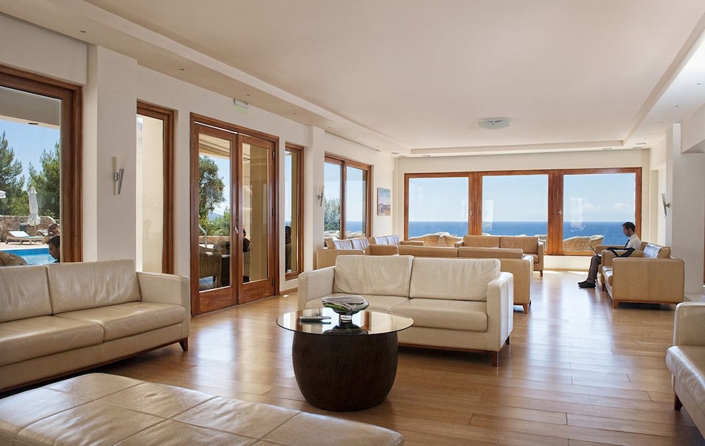 Alonissos Beach Bungalows And Suites Hotel 24/50