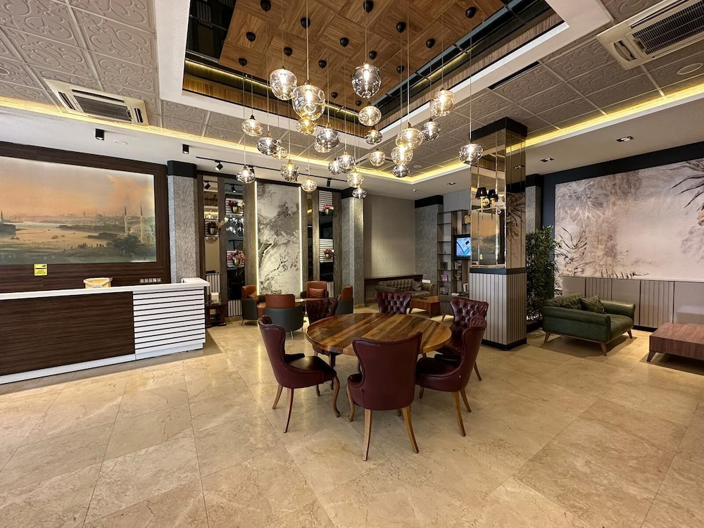 Realist Hotel 19/23