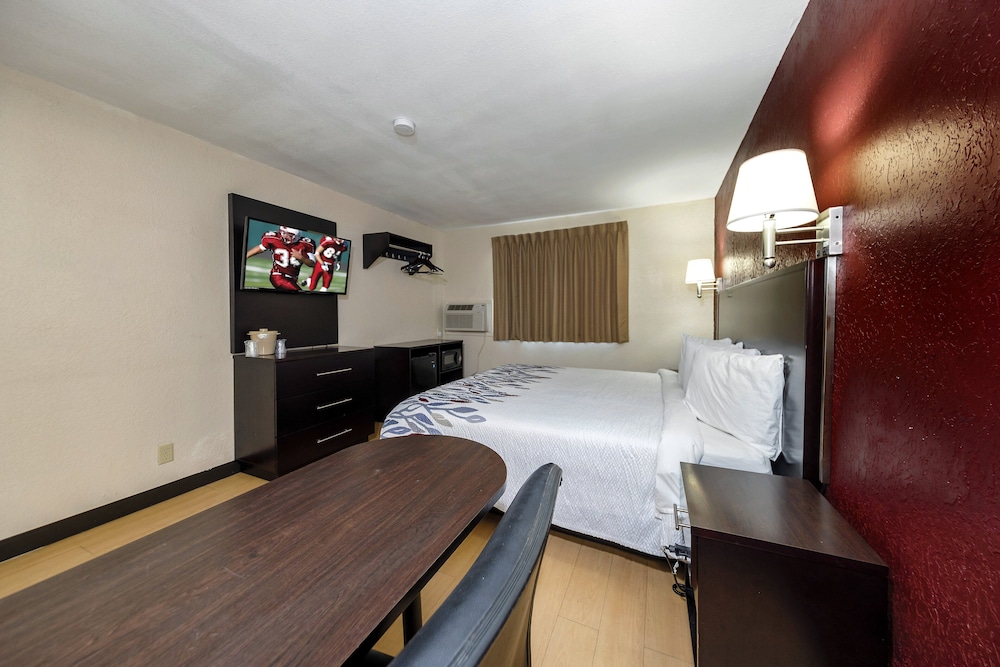Red Roof Inn Jacksonville - Cruise Port 15/23