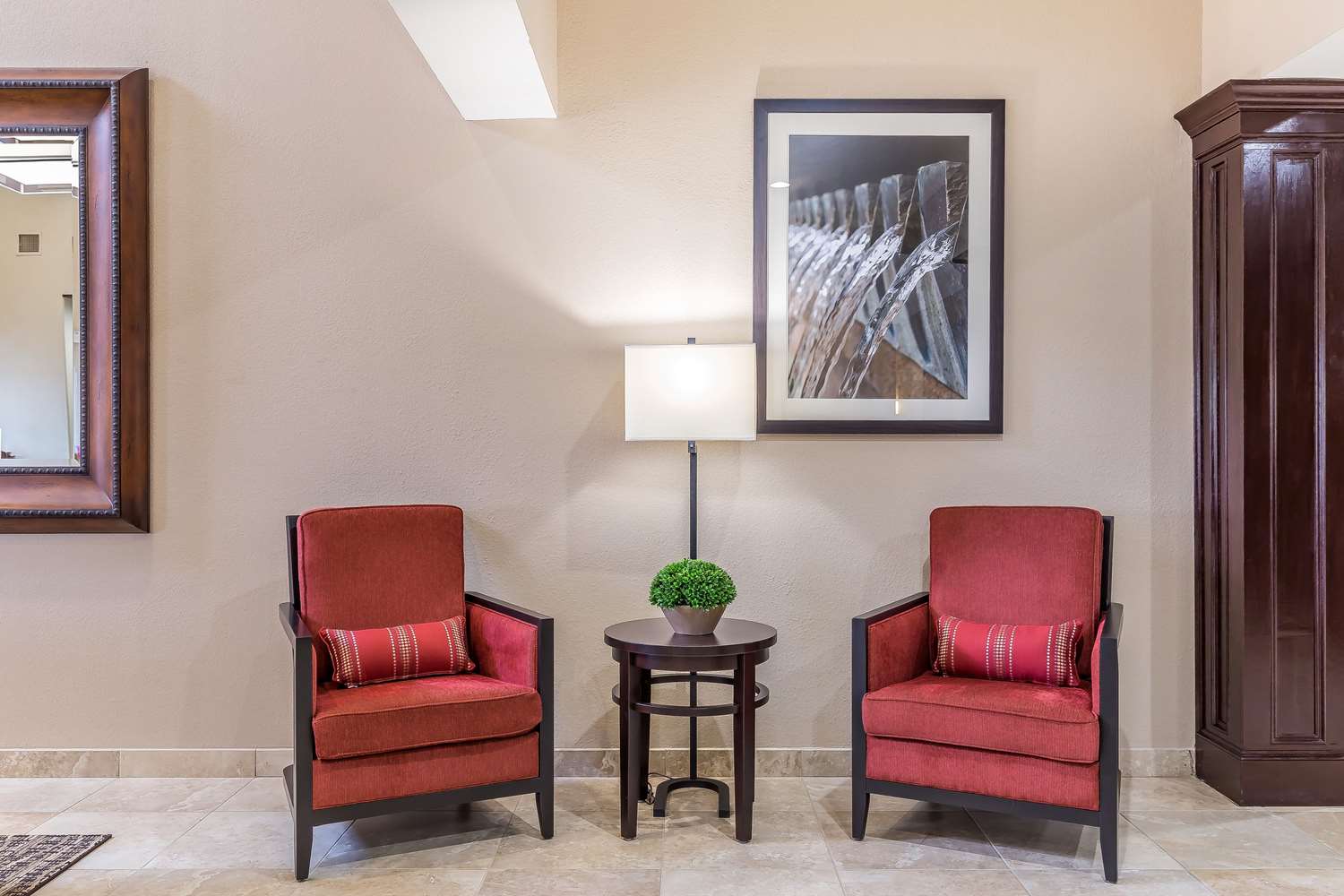 Comfort Suites Houston IAH Airport - Beltway 8 21/45