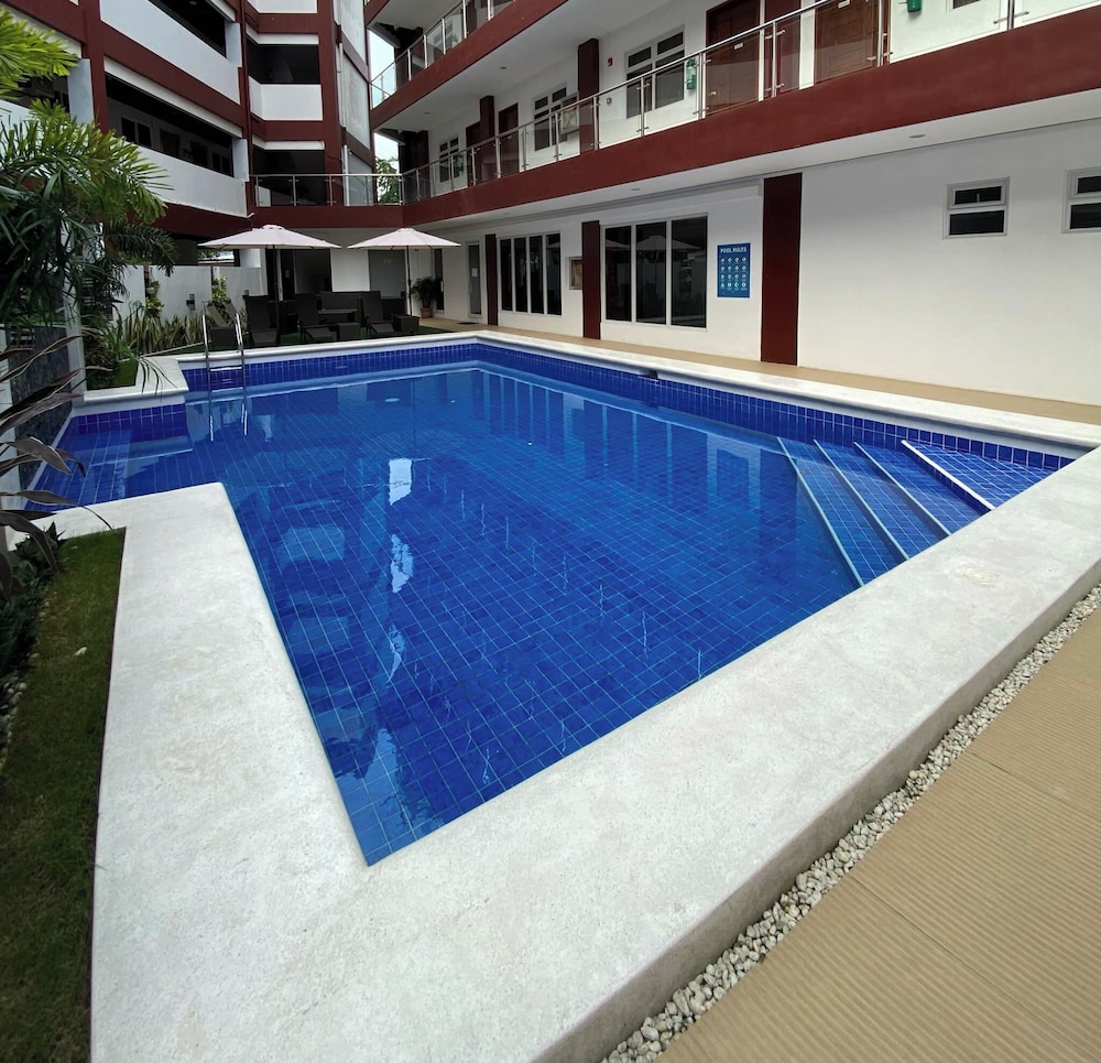 Sebastien Hotel 40/54