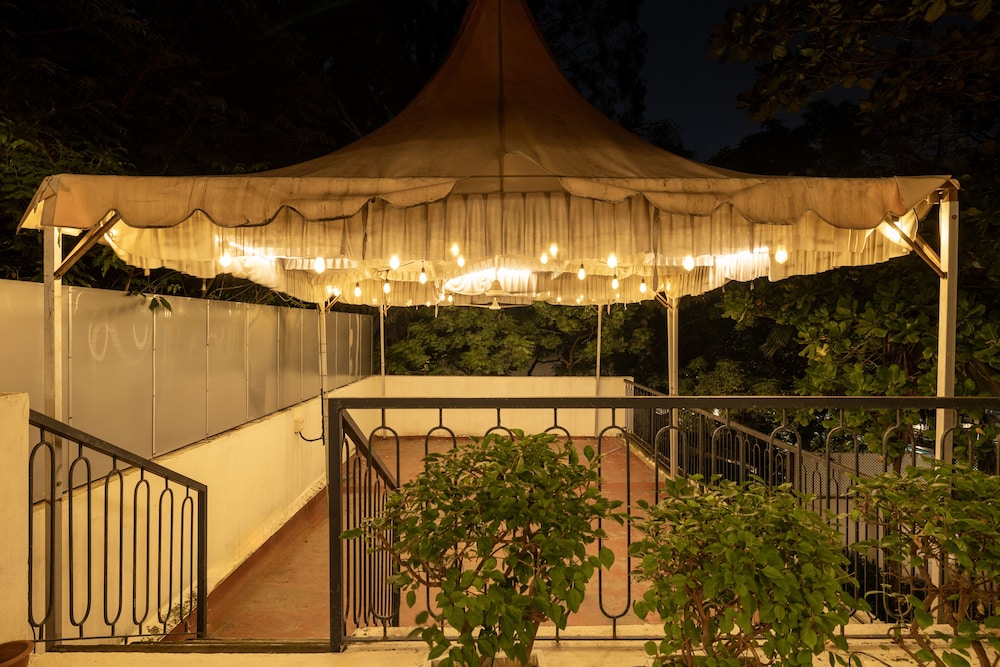 Hanu Reddy Residences Poes Garden 53/57