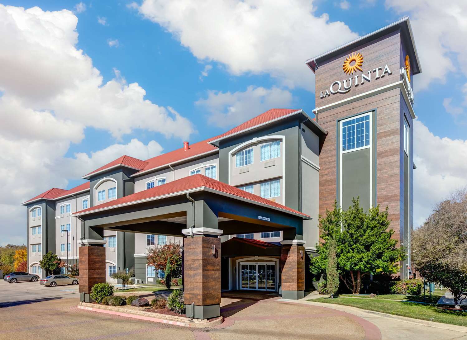 La Quinta Inn & Suites by Wyndham Fort Worth NE Mall 3/52