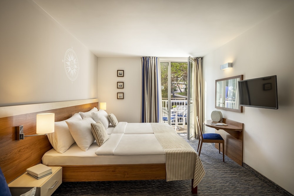 House, Single Bed