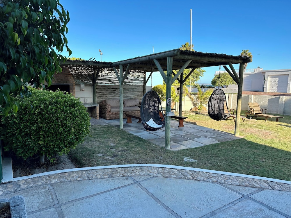 Sandra's Guest House 41/55