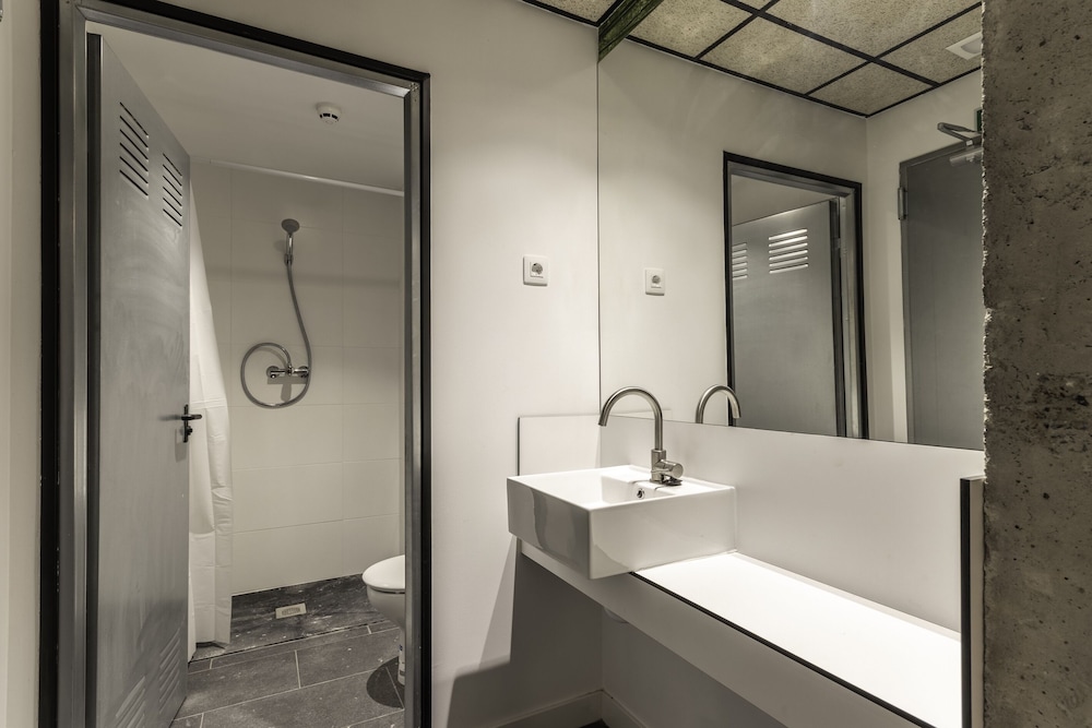 Ekoos Hostel Bilbao 50/50