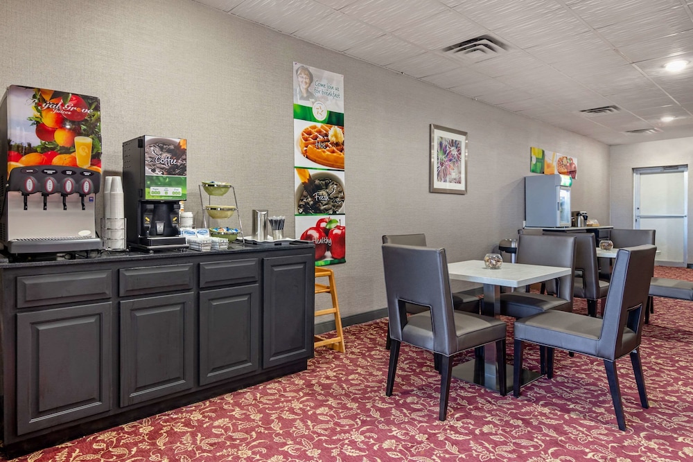 Quality Inn & Suites Cartersville South 18/29