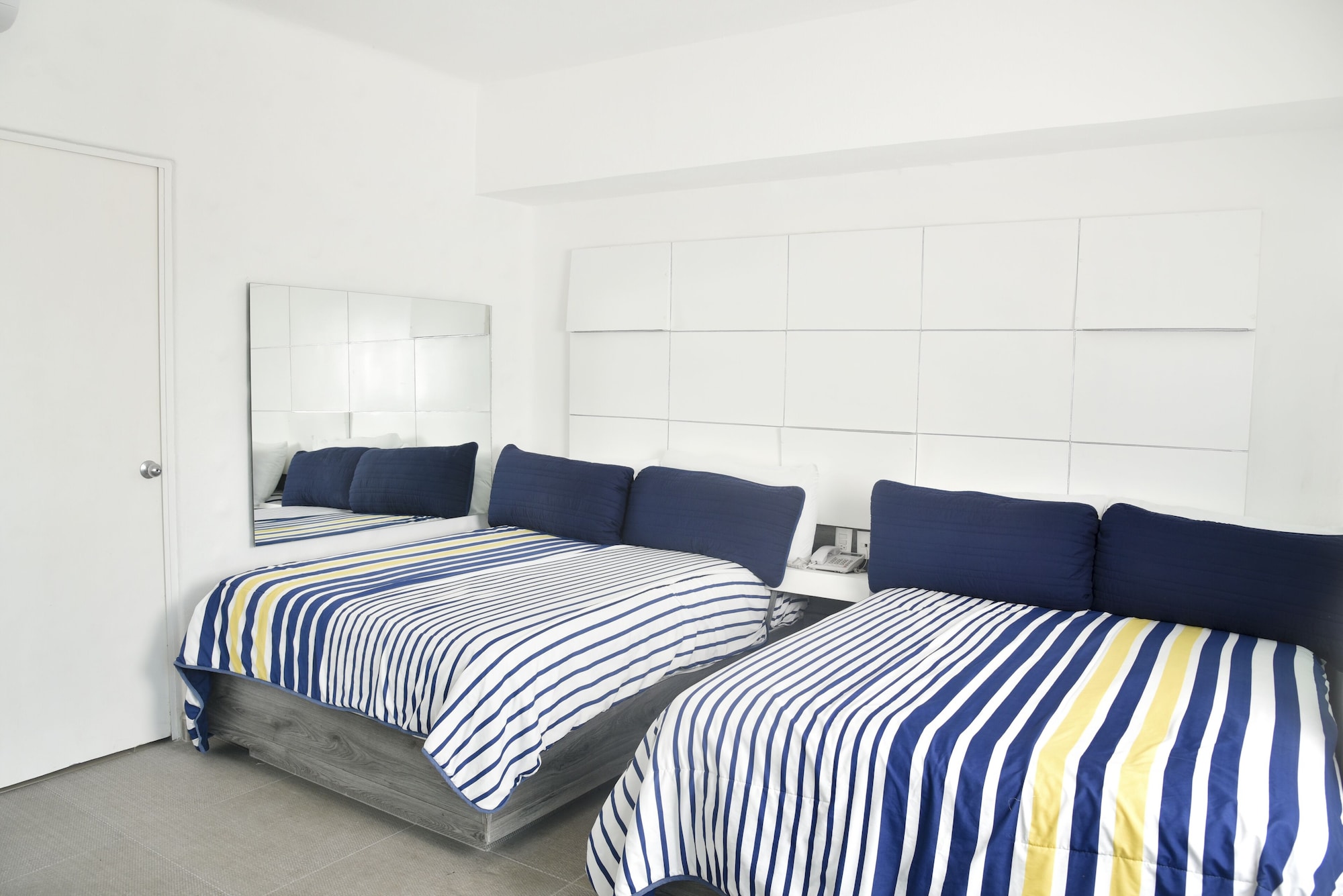 Standard, 2 Double Beds