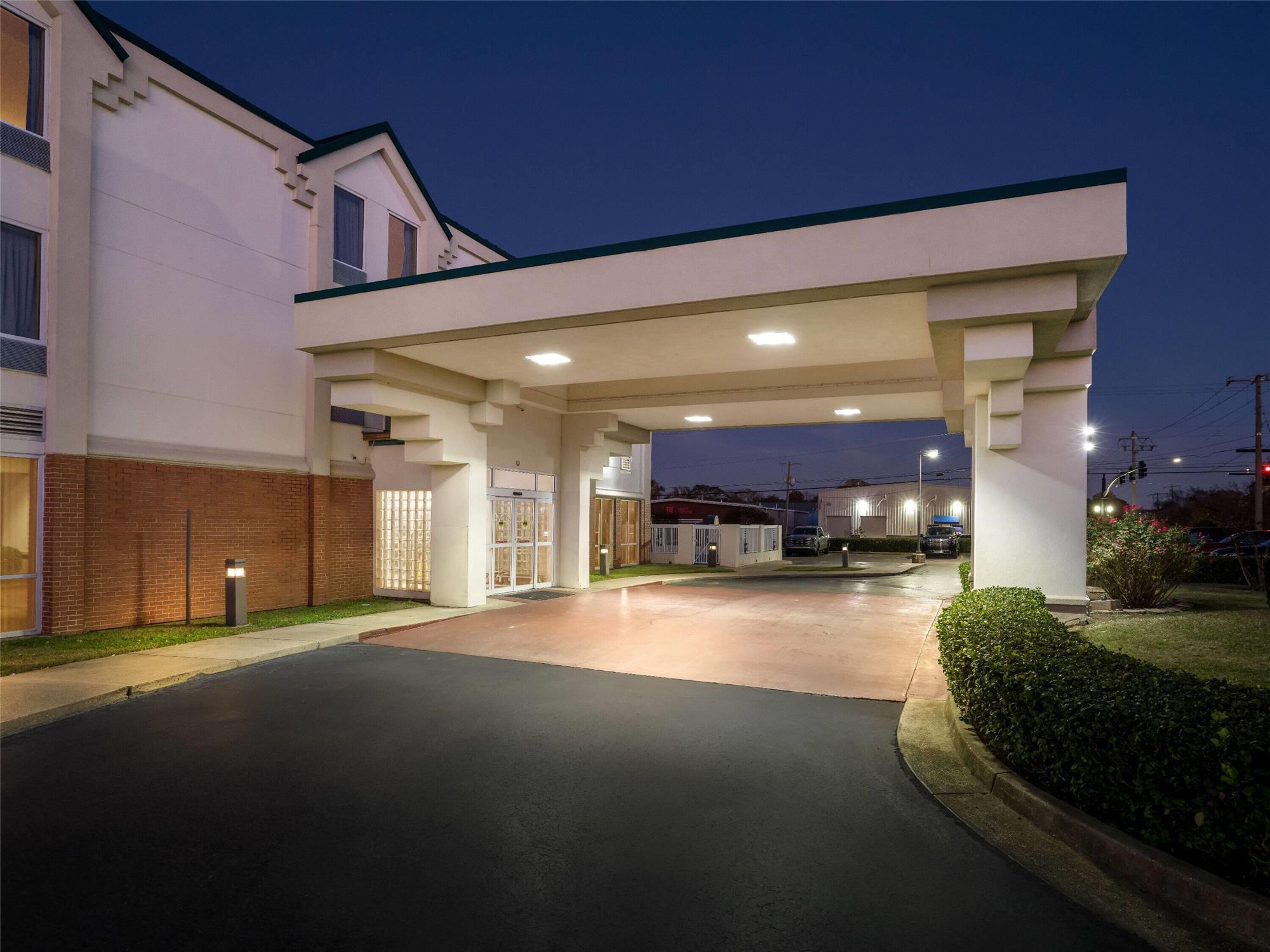 Days Inn Suites By Wyndham Ridgeland 3/32