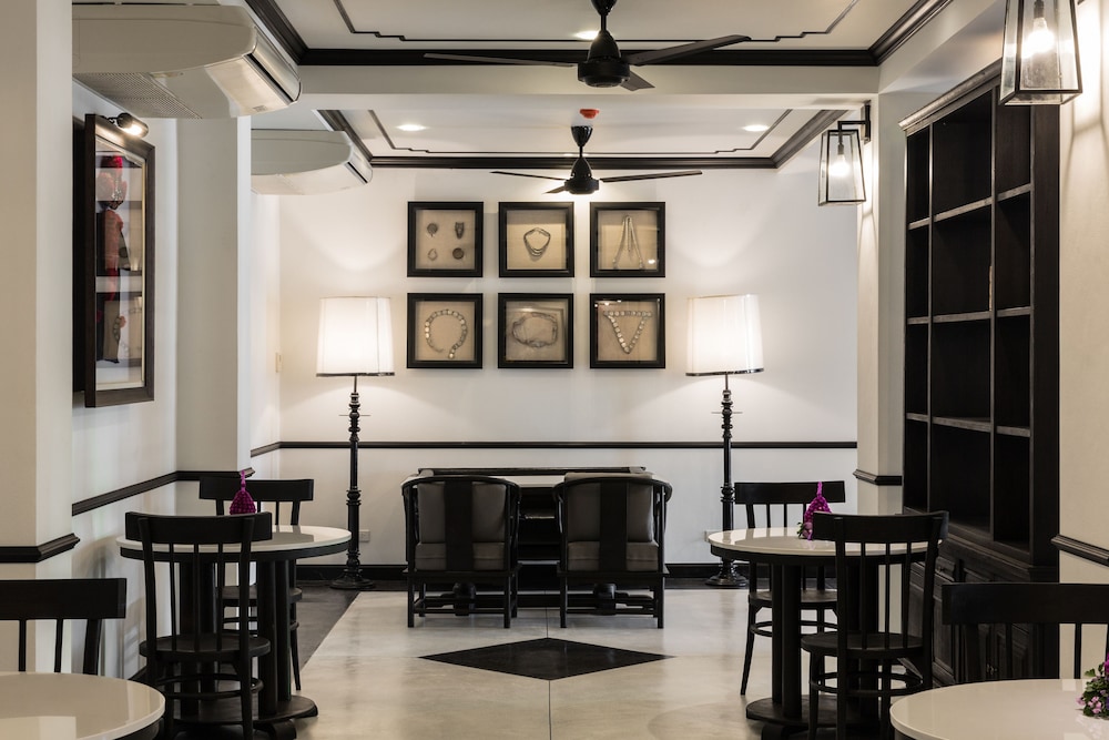 Mora Boutique Hotel 32/48